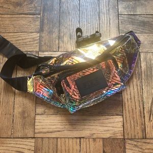 NEW‼️ VICTORIA’S SECRET PINK IRIDESCENT BELT BAG